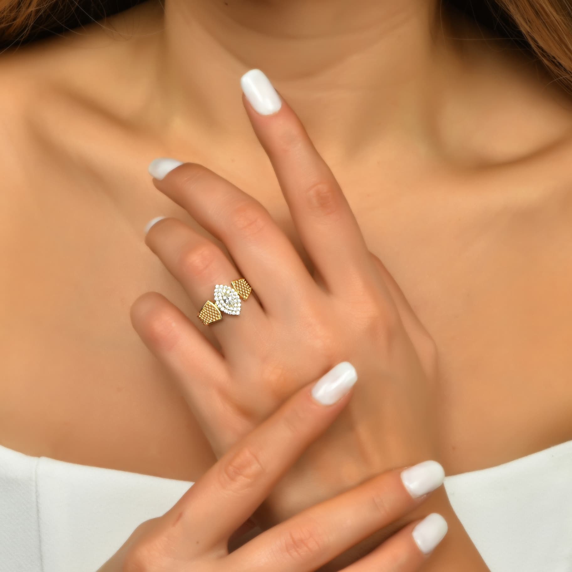 Пръстен от жълто злато с бели цирконий - Image 2