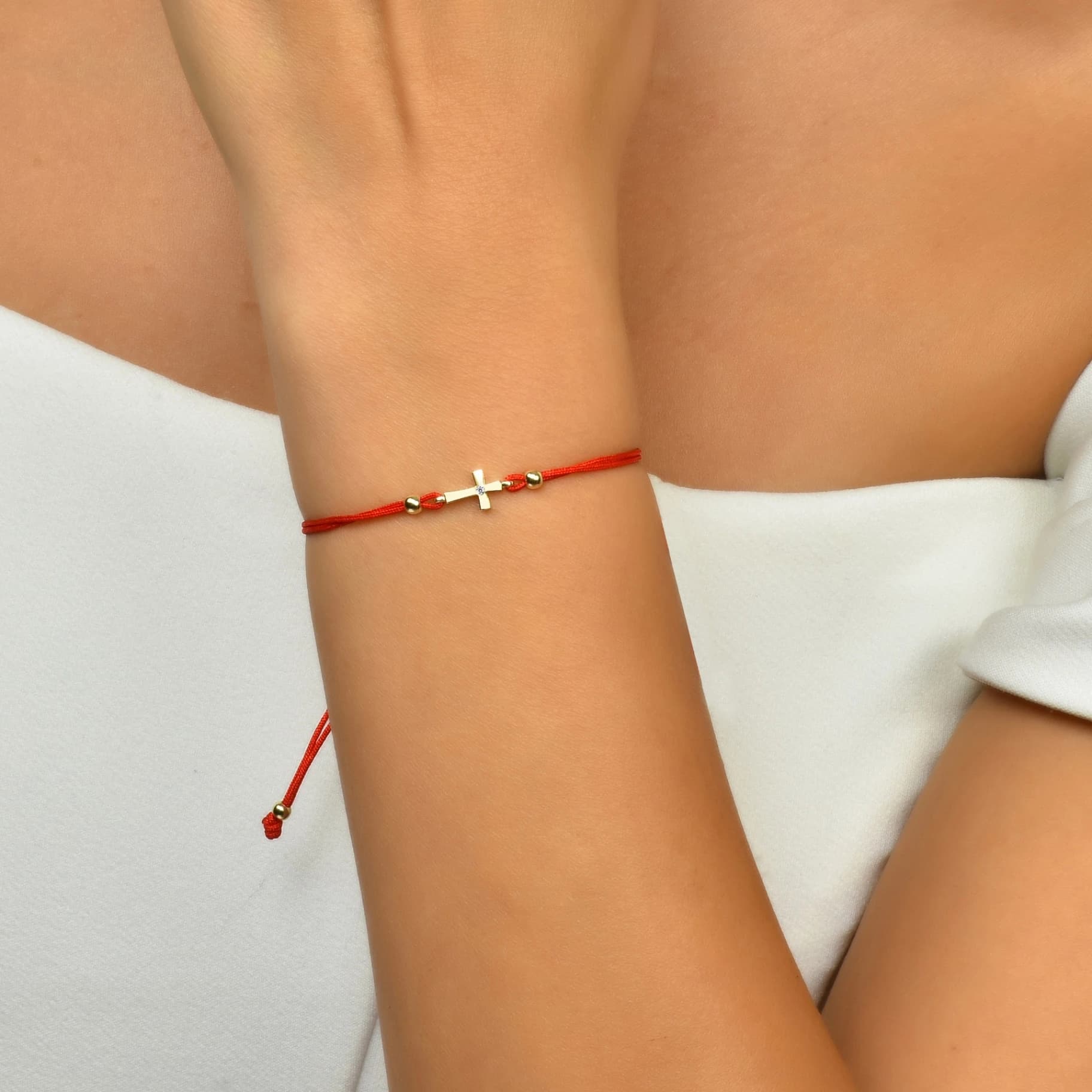 Гривна с червен конец Кръст с бял цирконий - Image 2