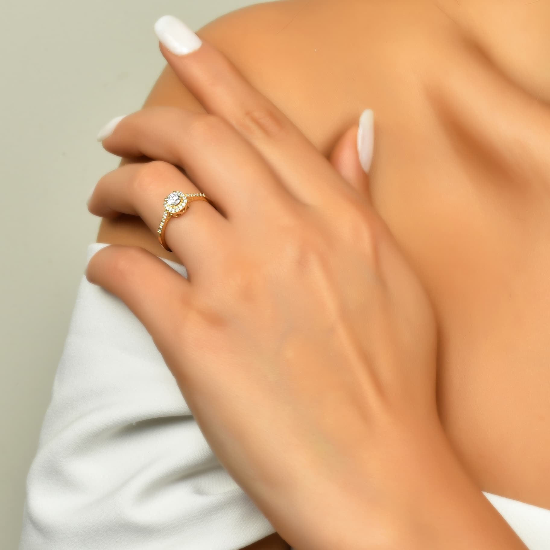 Годежен пръстен от жълто злато с бели цирконий - Image 1