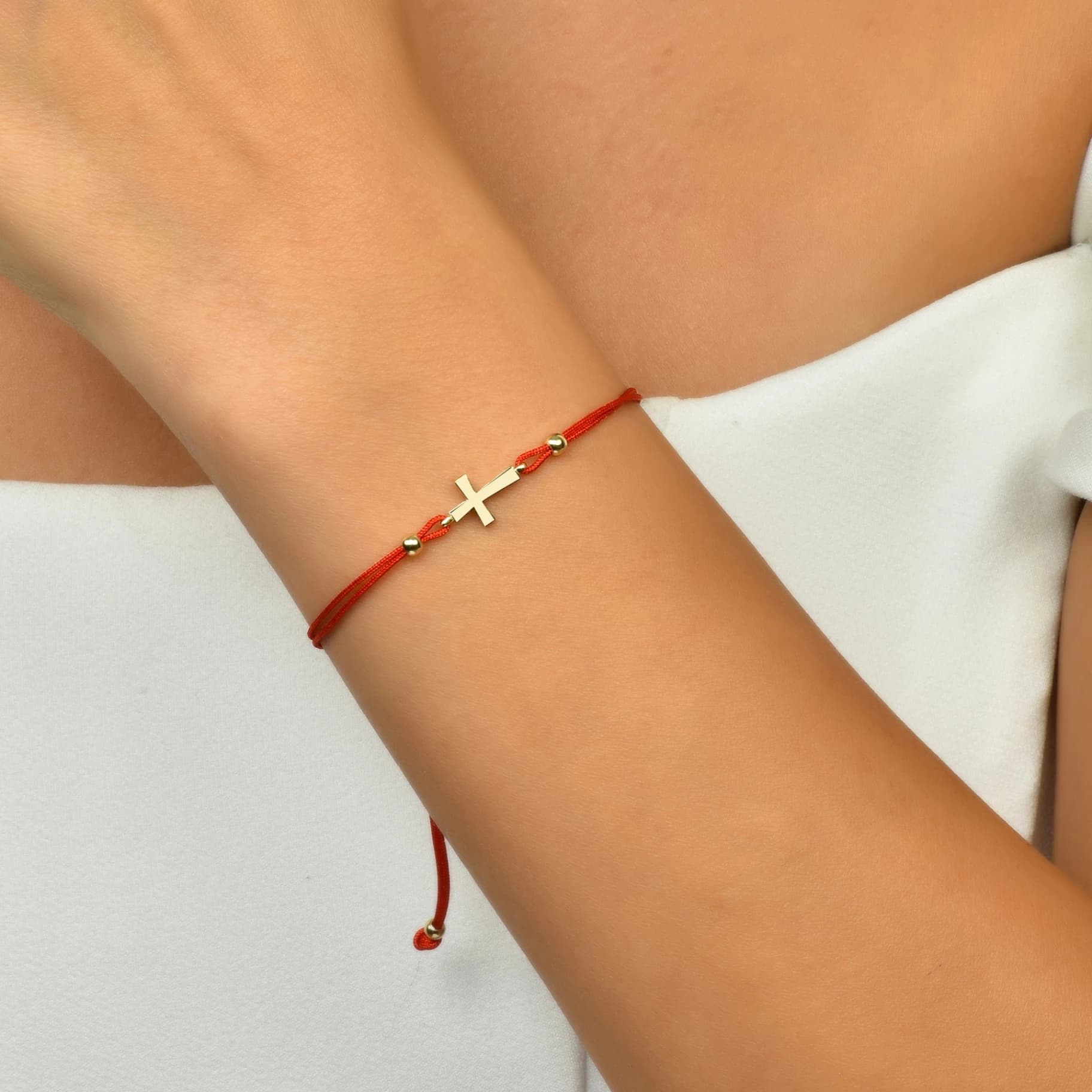 Гривна с червен конец Кръст - Image 2