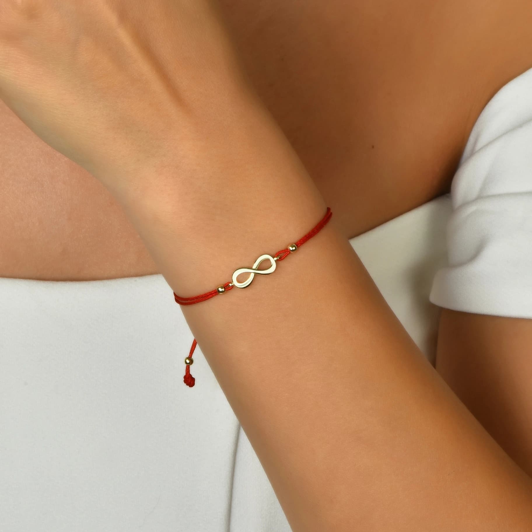 Гривна с червен конец Безкрайност - Image 2